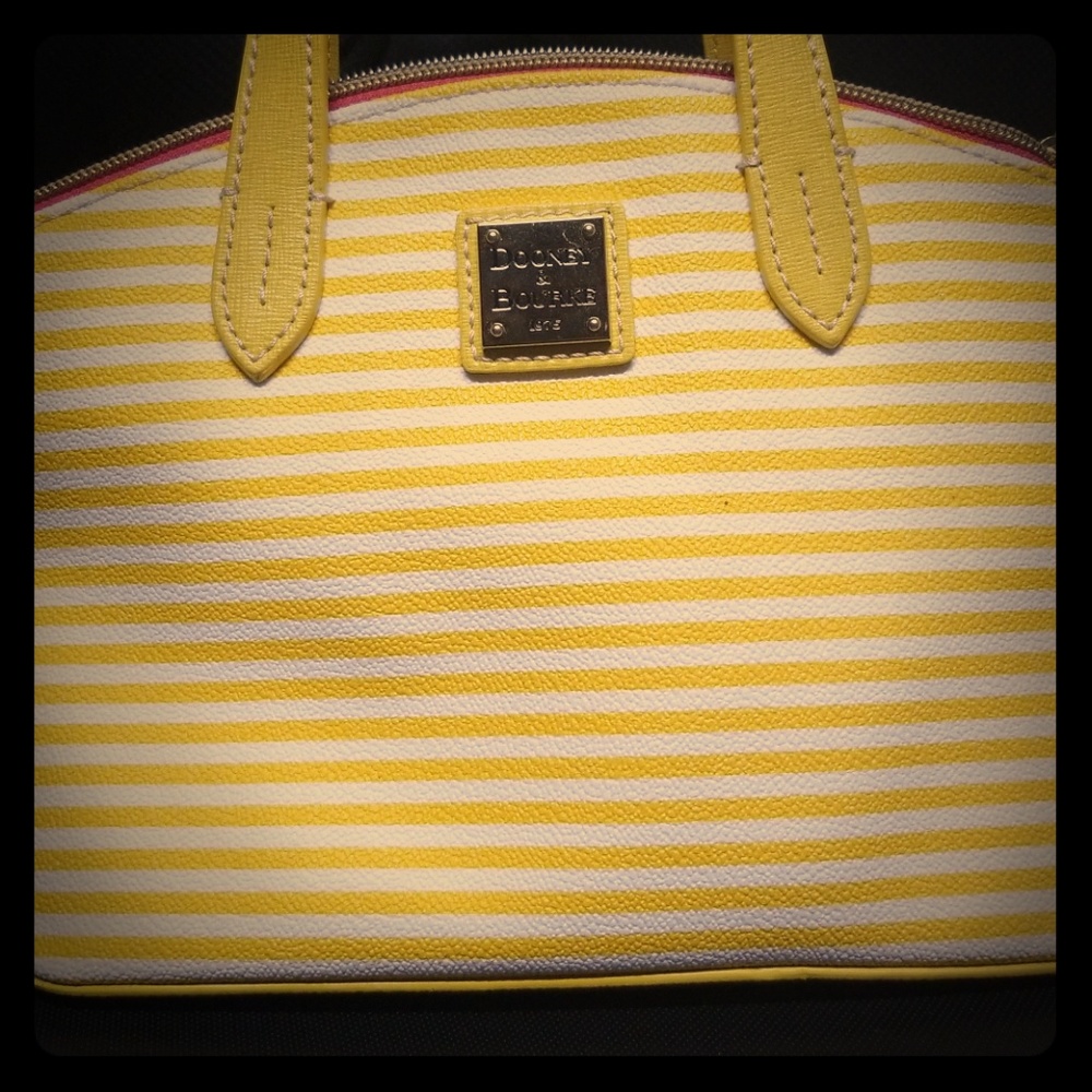 Dooney and bourke purse